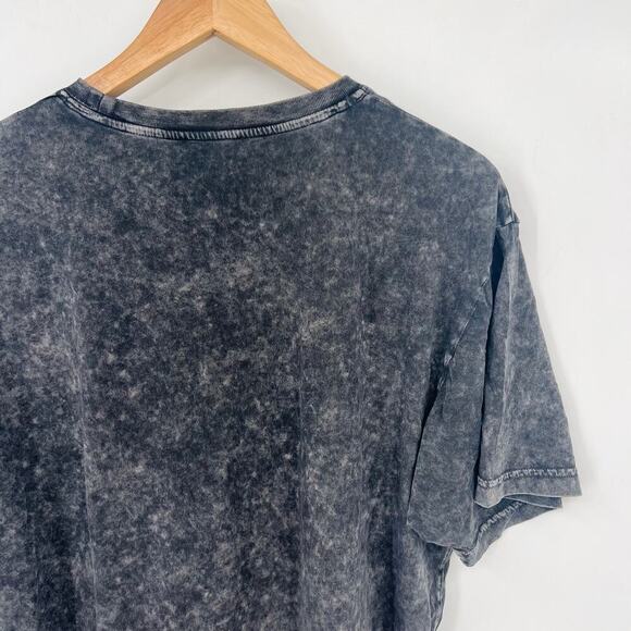 SHANIA Pink Cowgirl Boot Distressed Gray Graphic Tee Womens Small - Picture 4 of 5